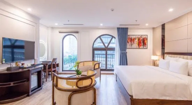 Полулюкс Reyna Luxury Hotel