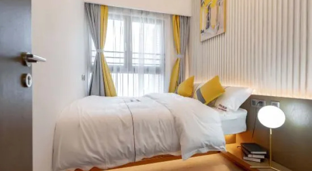 Люкс с 2 комнатами с балконом и с видом на сад Yun Ding Executive Apartment (Shekou Shenzhen Bay Port)
