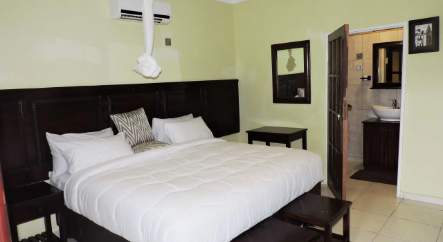 Café Zambezi House of Africa - Hostel