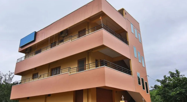 OYO 10043 SRK Guesthouse, Rezerwuj Hotel Hotele w Andhra Pradesh z parkingiem, Parking