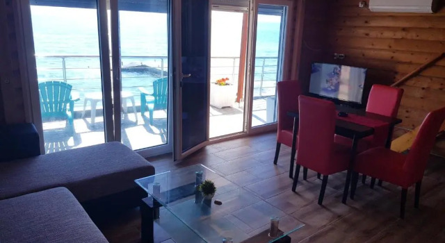 Summer Holiday House MM, Buchen Sie Hotel Busat Bar