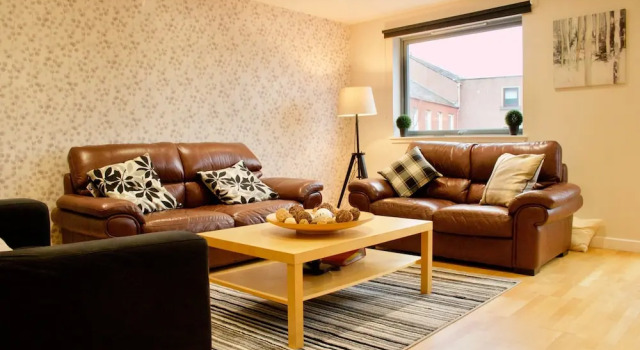 3 Bedroom Duplex Apartment In Edinburgh