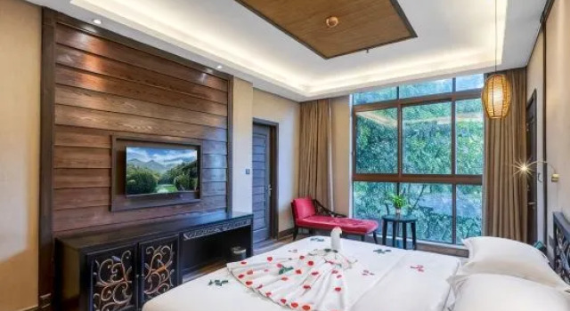 Семейный люкс Deluxe с 2 комнатами Tianci Huatang Forest Hot Spring Resort Hotel (Chongqing Lushan Branch)
