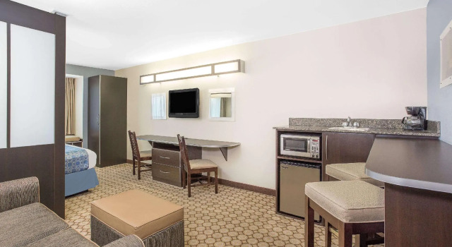 Двухместный люкс Microtel Inn & Suites by Wyndham San Angelo
