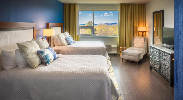 Четырёхместный номер Standard Hotel Indigo Asheville Downtown by IHG