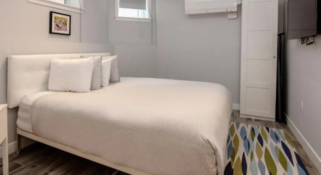 A Stylish Stay w/ a Queen Bed, Heated Floors.. #3, Забронировать Отель Бруклин Boston Metropolitan Area, рядом с GASP