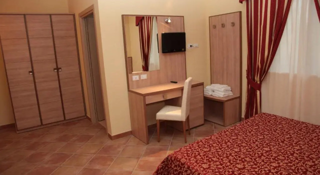 Четырёхместный номер Standard с балконом Hotel Eden Sul Lago