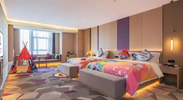 Тент Lavande Hotel