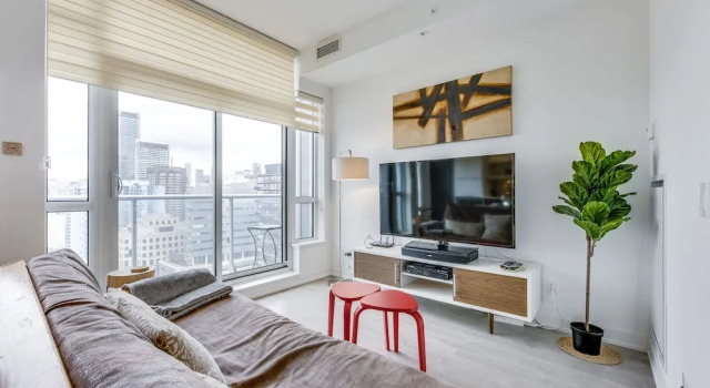 Amazing 1BR Luxury Condo Sleeps 3, Varaa Hotelli Toronto 