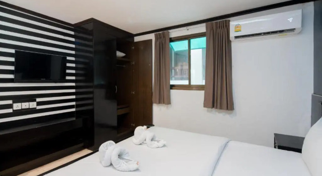 Четырёхместный номер Standard с видом на море Royal Beach Residence, Patong Beach