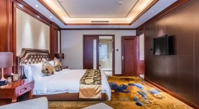 Люкс Deluxe Iv International Hotel