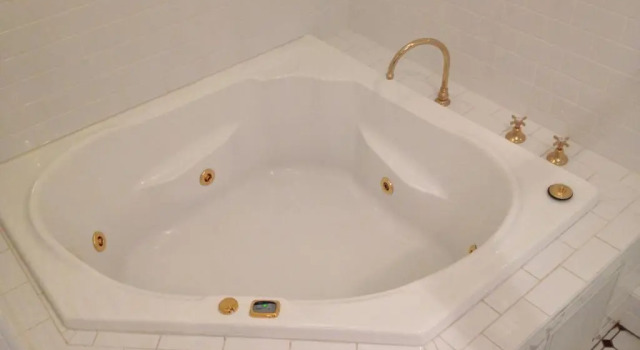 Апартаменты Luxury Cobb & Co Court Boutique Hotel