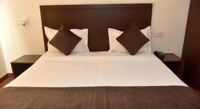 Silver Tree Hotel, Забронировать Отель Отели Гургаон 3 звезды, рядом с Motorola Solutions India, 3*