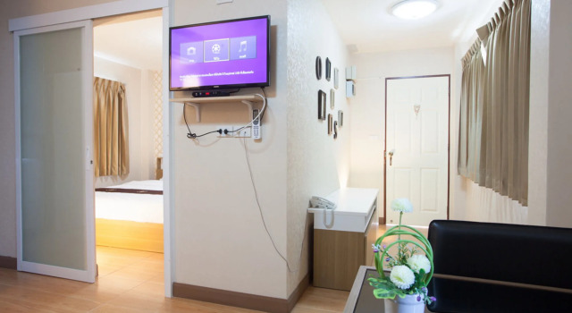 Orawan Suites