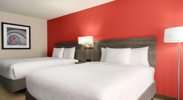 Standard quadruple chambre Ramada by Wyndham Tucson Airport
