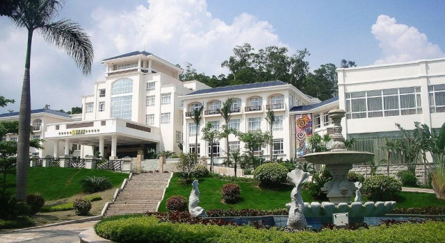 Royal Hotel