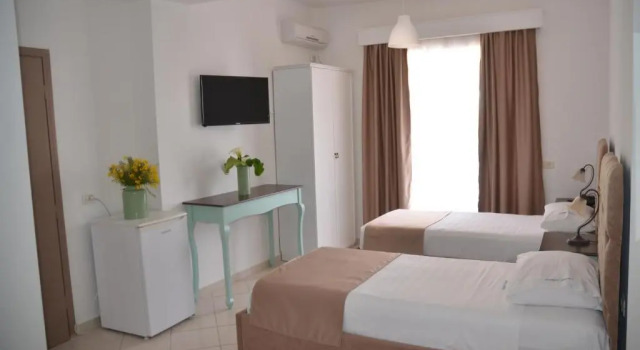 Четырёхместный номер Standard с видом на сад Epirus Hotel