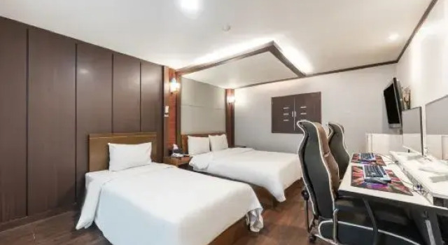 Suwon Station J Hotel