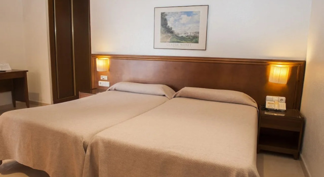 Двухместный номер Standard c 1 комнатой Lloyds Beach Club