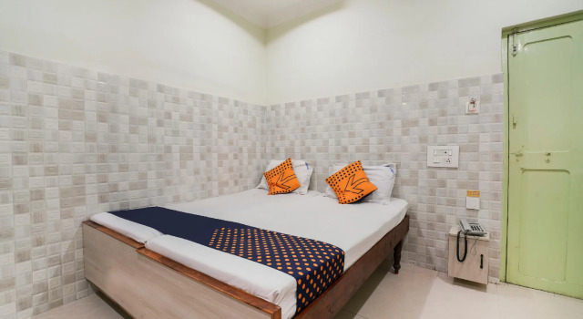 Номер Standard SPOT ON 38697 Hotel Sridhar