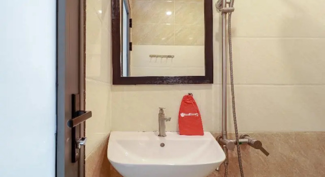 Номер Standard RedDoorz near Vincom Go Vap 2