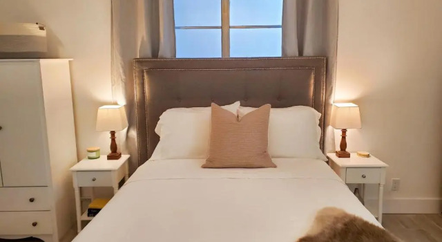 Stylish & Newly-Renovated Suites near Las Olas, Забронировать Отель Форт-Лодердейл Broward County, рядом с Fort Lauderdale Station