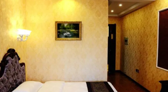 Petersburg Hotel (Building C), Rezerwuj Hotel Hotele w Hulunbuir z parkingiem, Parking