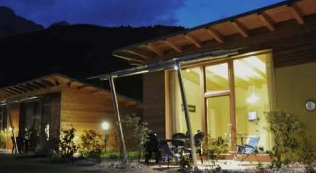 Bungalows Chalets Lago di Molveno, Забронировать Шале Коттеджи Мольвено, Коттедж
