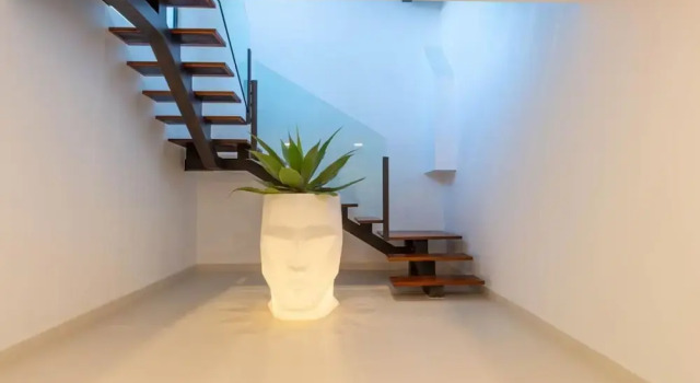 Villa Villa in Buger With Rooftop Pool & Scenic Views