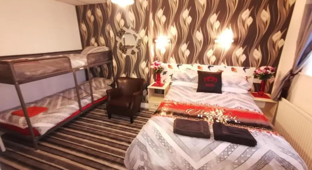 Standard- familie værelse Bukhari Hotel