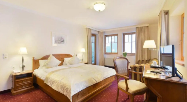Номер Deluxe Cella Central Historic Boutique Hotel