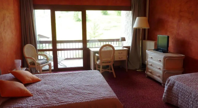 Четырёхместный номер Standard Hôtel lAdrech de Lagas