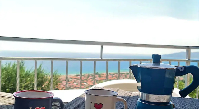 B&B Miramare, Забронировать Отель «постель и завтрак» Отели в центре Ашеа, в центре