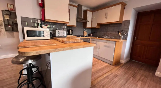 Апартаменты Beachcombers Apartments