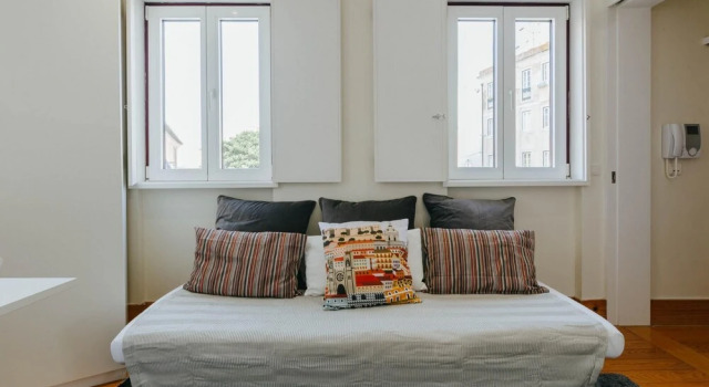 Rent4rest Mouraria Lisbon 1 Bedroom Duplex Apartment, Забронировать Апартаменты/квартира Отели Лиссабона с парковкой, рядом с Money Museum, Парковка