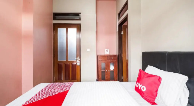 Семейный люкс RedDoorz Syariah near Politeknik Negeri Bandung Campus