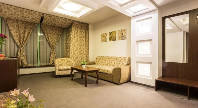 Полулюкс Earth & People Hotel & SPA