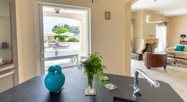 Mynice Vacances - Villa Arpege, Забронировать Вилла Отели Ниццы с парковкой, Парковка