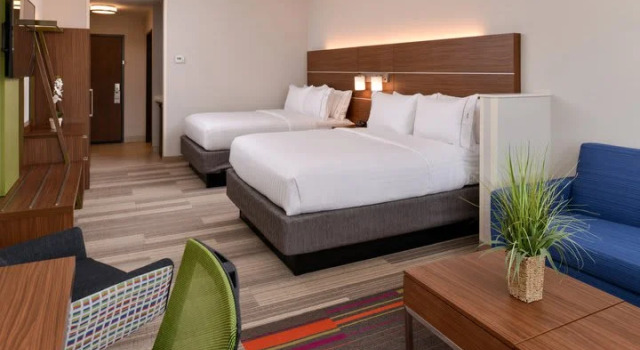 Люкс с 2 комнатами Holiday Inn Express & Suites - St. Petersburg - Madeira Beach by IHG