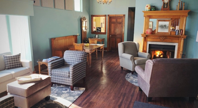 Inn at Cedar Crossing, Забронировать Отель Отели Стерджен-Бей с парковкой, рядом с Исторический музей округа Дор, Парковка