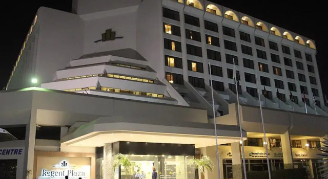 Номер Standard Regent Plaza Hotel & Convention Centre