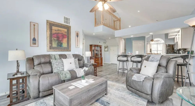 Updated Branson Condo w/ Lake Taneycomo Views!, Забронировать Апартаменты/квартира Отели Table Rock Lake с парковкой, Парковка