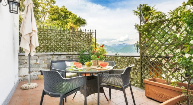 Коттедж Apartment in Oggebbio With Sea View Terrace