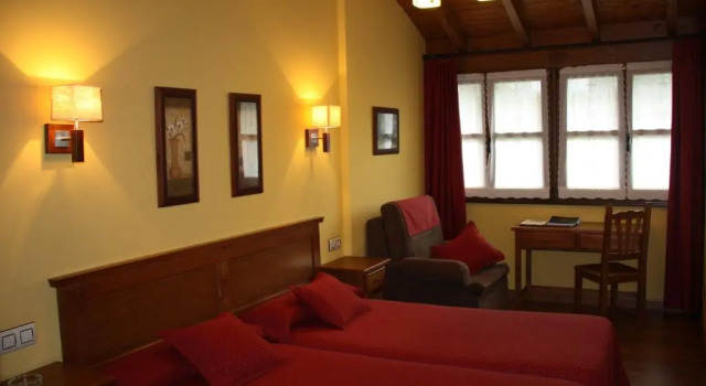 La Casona De Entralgo, Book Hotel Hotels in Asturias with Parking, Parking