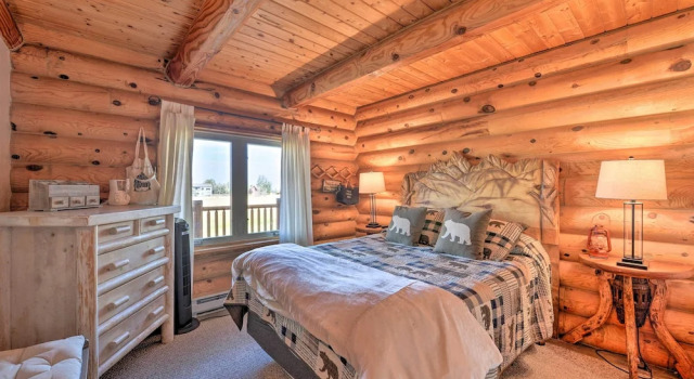 Stunning Driggs Retreat w/ Private Hot Tub & Pond!, Book Feriehus Driggs Grand Targhee
