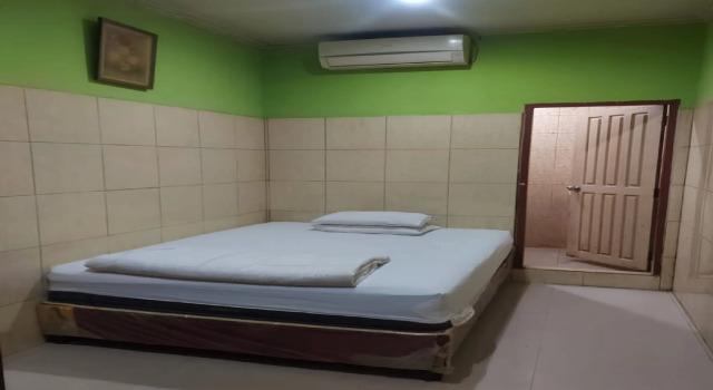 Hotel Mulia Kendari Mitra RedDoorz, Book Hotel Hotels in Sulawesi with Parking, Parking
