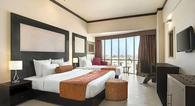 Номер Deluxe Ramada by Wyndham Karachi Creek