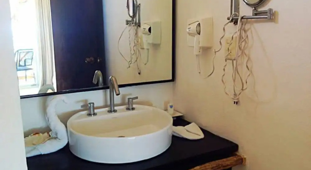Четырёхместный номер Standard с балконом и с видом на океан Hotel Arenas Mahahual