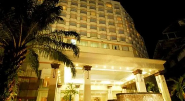 Двухместный полулюкс Hotel Gran Puri Manado