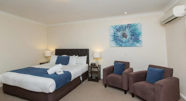 Номер Executive Lincoln Cottage Motor Inn